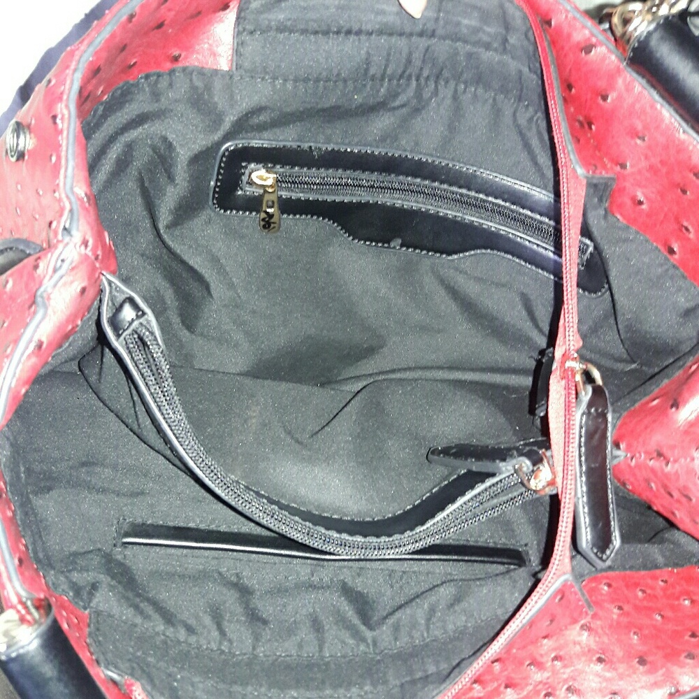 Beautiful Handbag - Picture 7 of 8
